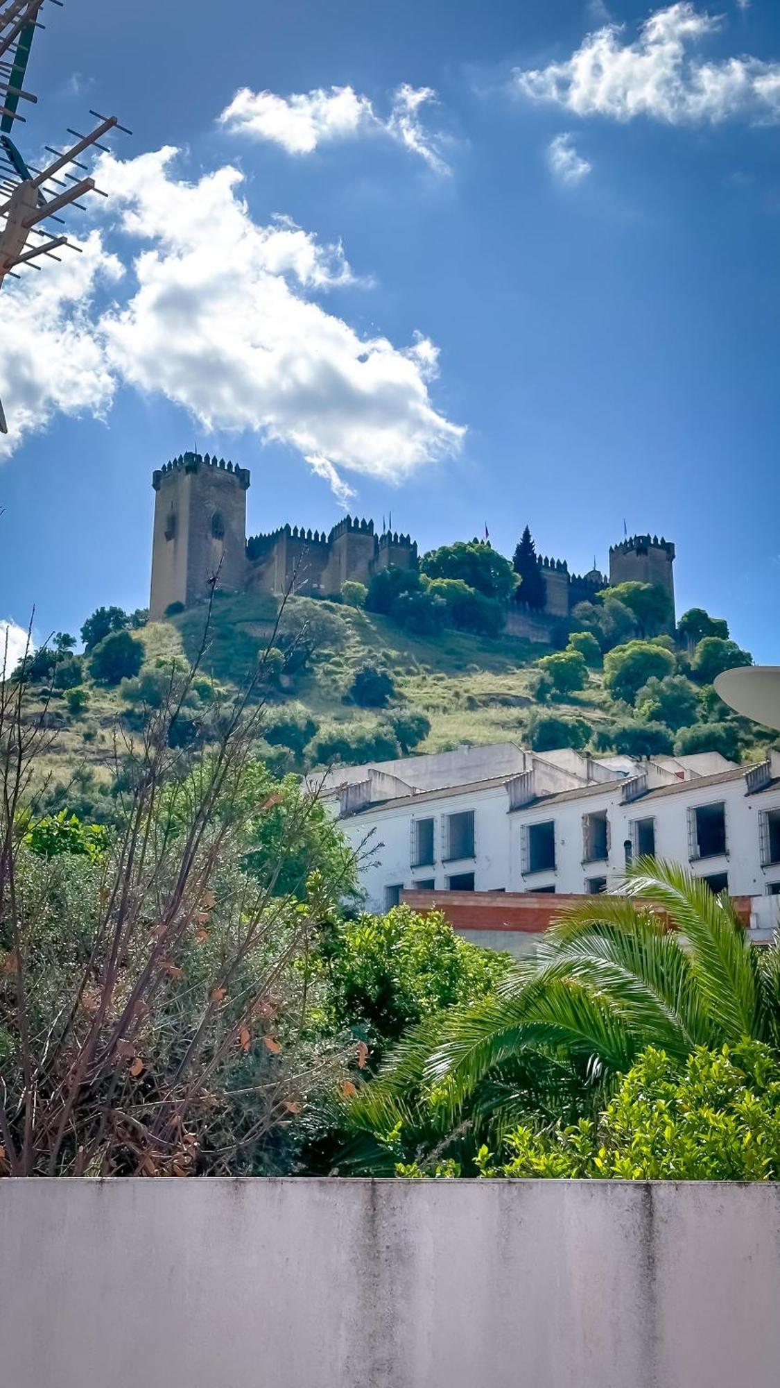 Alojamientos Claus Almodovar del Rio Bagian luar foto